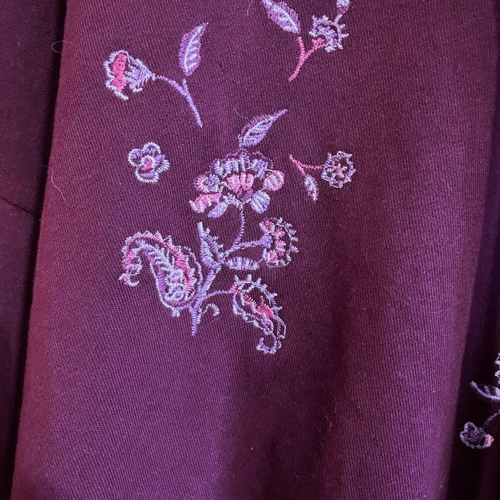 NWT Democracy Women Sweater Purple Size 2X Plus Floral Embroidered Pullover - Picture 4 of 6